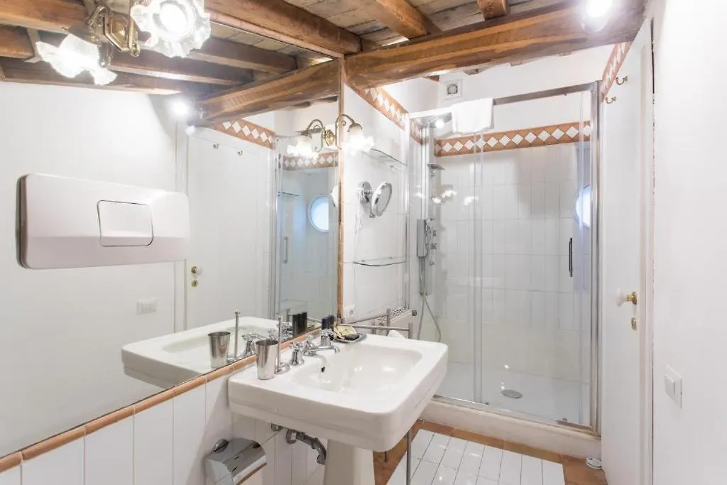 Cozy Gambero Apartments Rome
