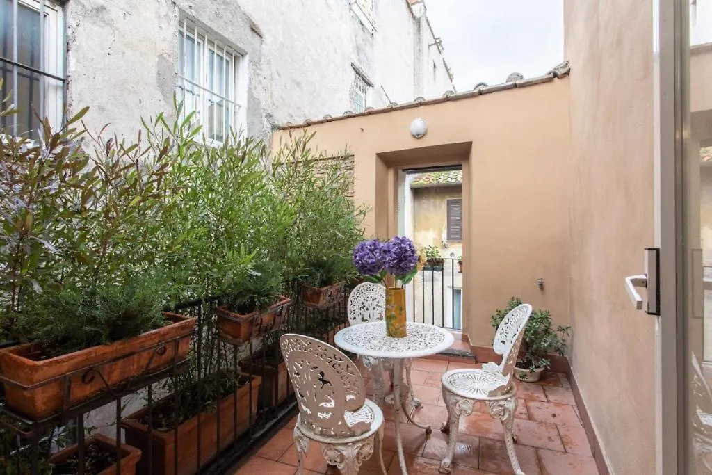 Cozy Gambero Apartments Rome Italy