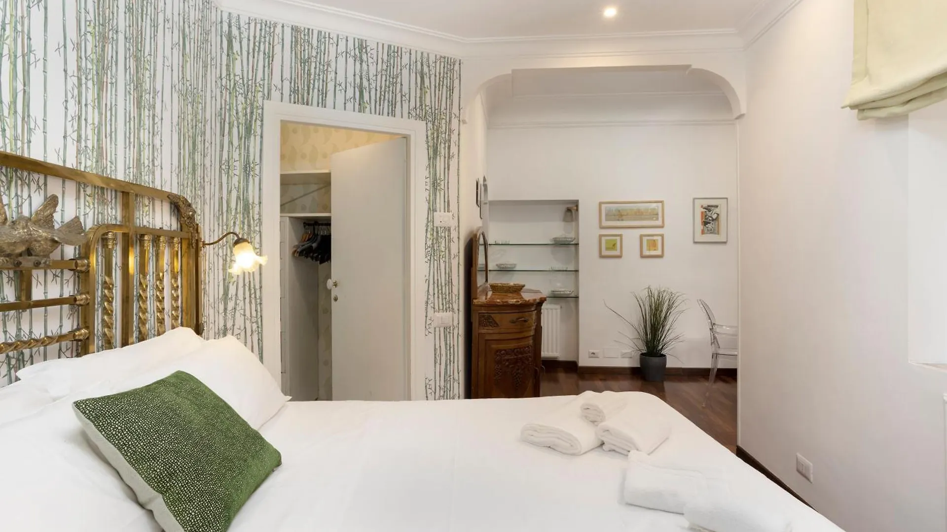 Cozy Gambero Apartments Rome Italy